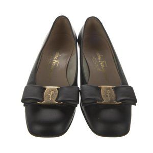 SALVATORE FERRAGAMO Leather Bow Accents Pumps (Size 4.5)